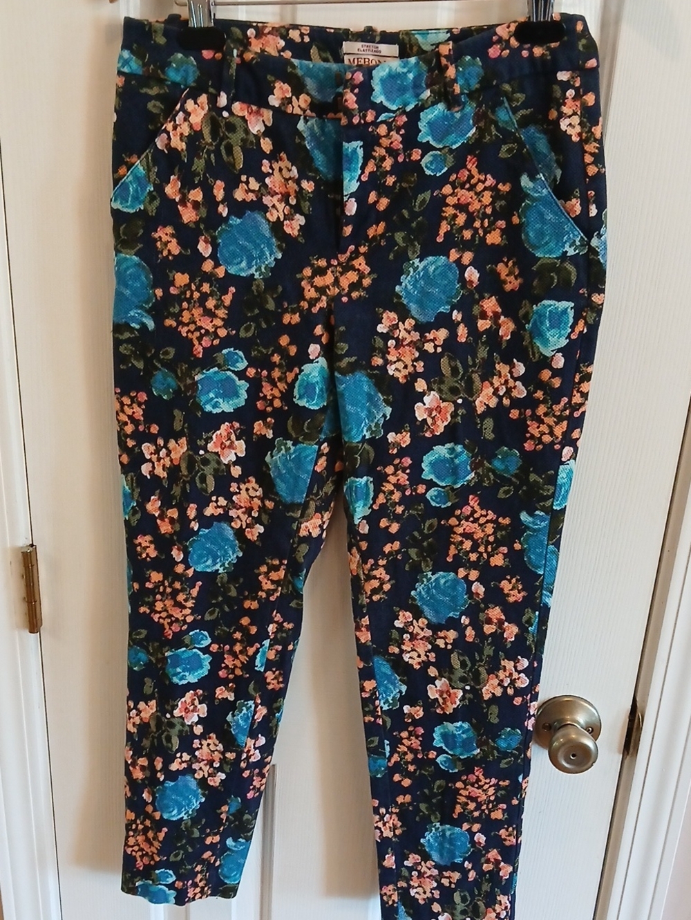 Merona Navy Floral Ponte Pants with Blue & Coral Blossoms Size 4 Classic Stretch